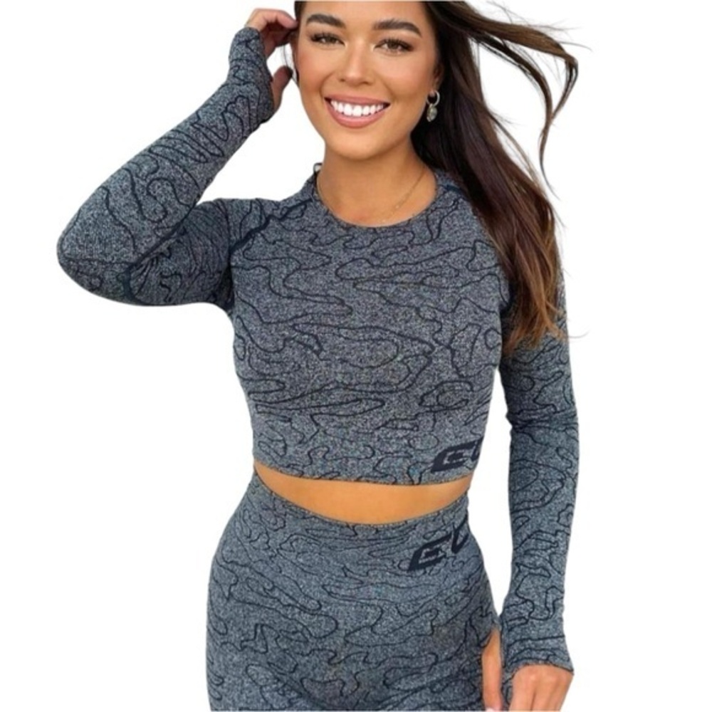 ECHT Arise Camo Cropped Long Sleeve Athletic Top size Small in Charcoal